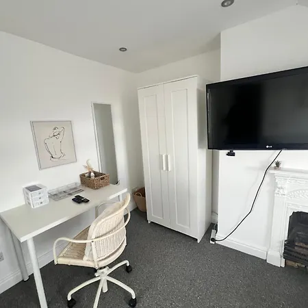 The Bluebird I Bed & Breakfast Leeds (West Yorkshire)