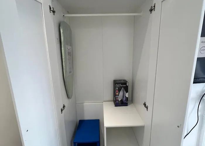 The Bluebird I Готель типу 