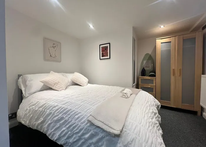 The Bluebird I Bed & Breakfast Leeds (West Yorkshire)